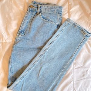 Mom Jeans (No Rips)